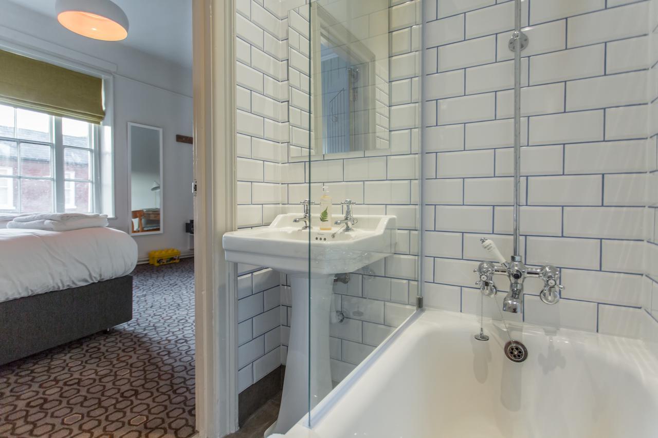 The Dolphin Hotell Newbury  Exteriör bild