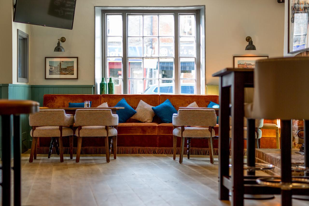 The Dolphin Hotell Newbury  Exteriör bild